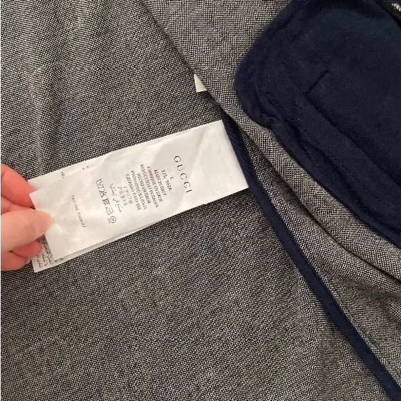 Size Lg GUCCI jacket purchased in California (Rodeo Drive) - Picture 3 of 3